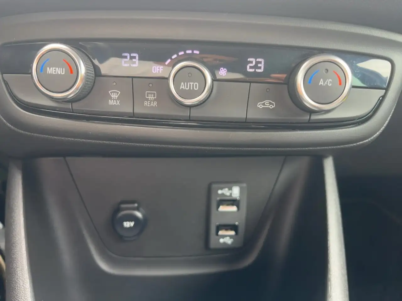Opel Crossland AT6 Enjoy LED/Navi/KlimaA/PDC/Kamera — Galería del vehículo 21