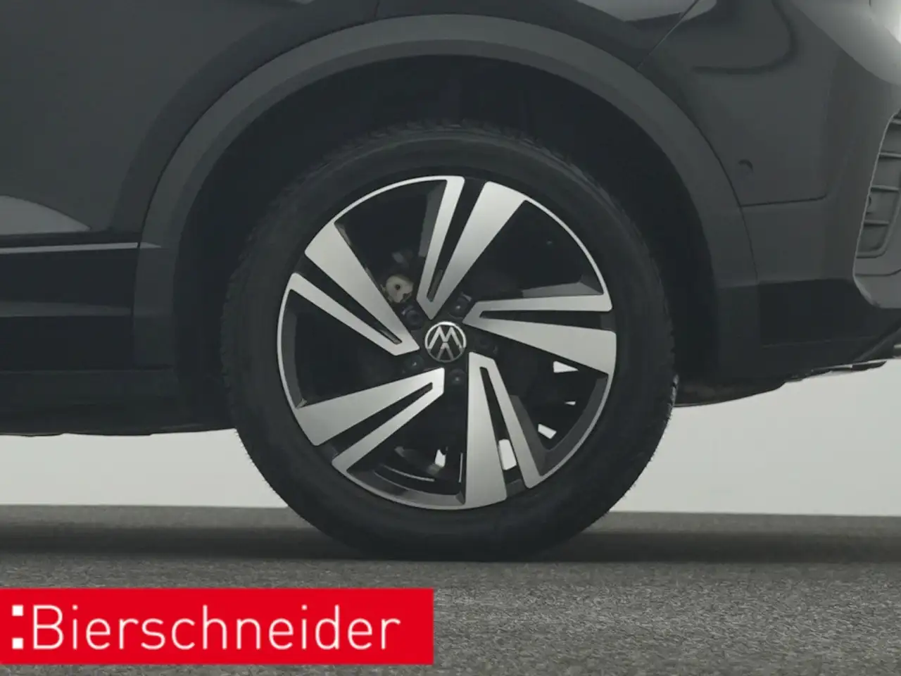 Volkswagen T-Roc 1.5 TSI DSG R-Line AHK NAVI IQ.LIGHT KAMERA NEVADA — Vehicle gallery 28