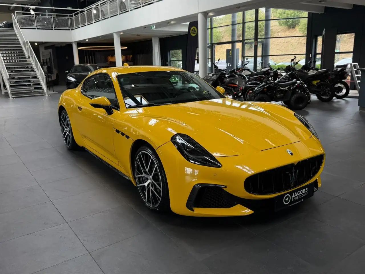 Maserati GranTurismo Trofeo Giallo Corse Sportpaket Navi — Galerie du véhicule 3