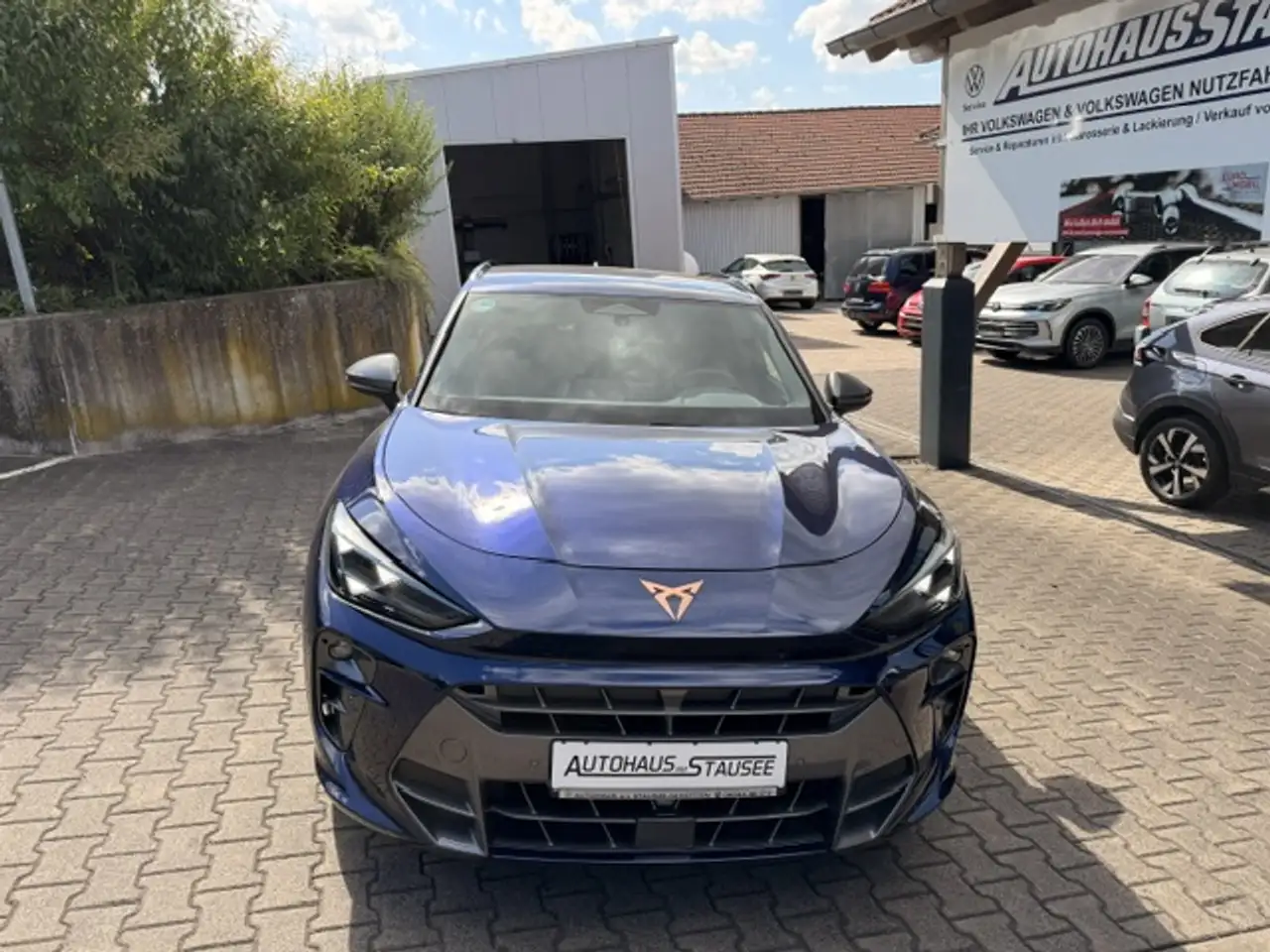 CUPRA Terramar 1.5 eTSI DSG 110 kW *Anhängerkupplung*LED-Scheinwerfer*App-Connect*Winterräder mit Alufelgen*Rückfahrkamera* — معرض صور السيارة 2