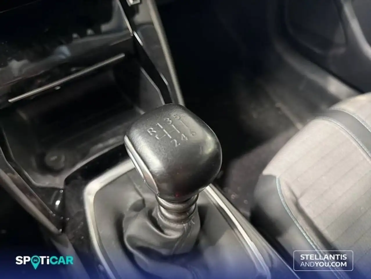 Peugeot 208 BlueHDi 73kW (100CV) Allure Pack — معرض صور السيارة 12