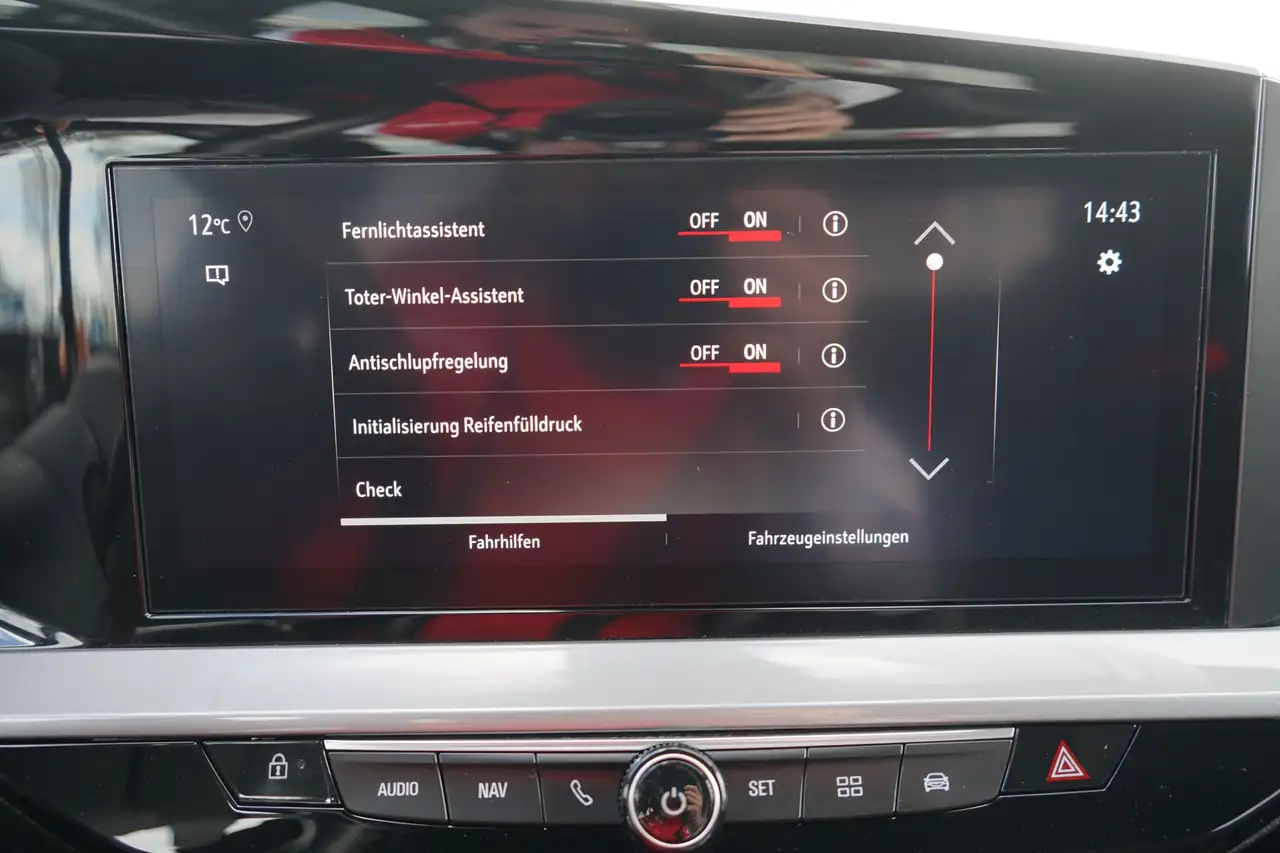 Opel Mokka 1.2 GS Line LED Navi Totwinkel Teilleder — Galerie du véhicule 21