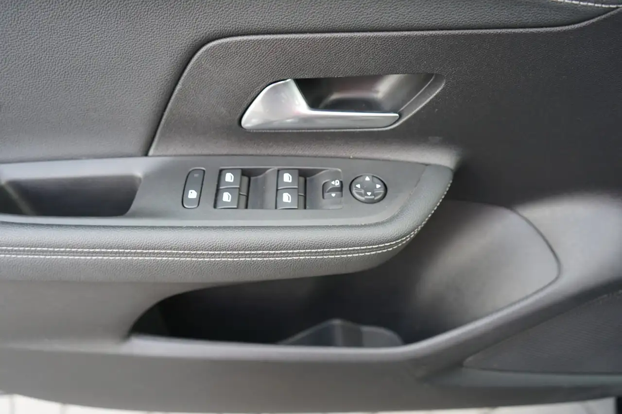 Opel Mokka 1.2 GS Line LED Navi Totwinkel Teilleder — Galerie du véhicule 14
