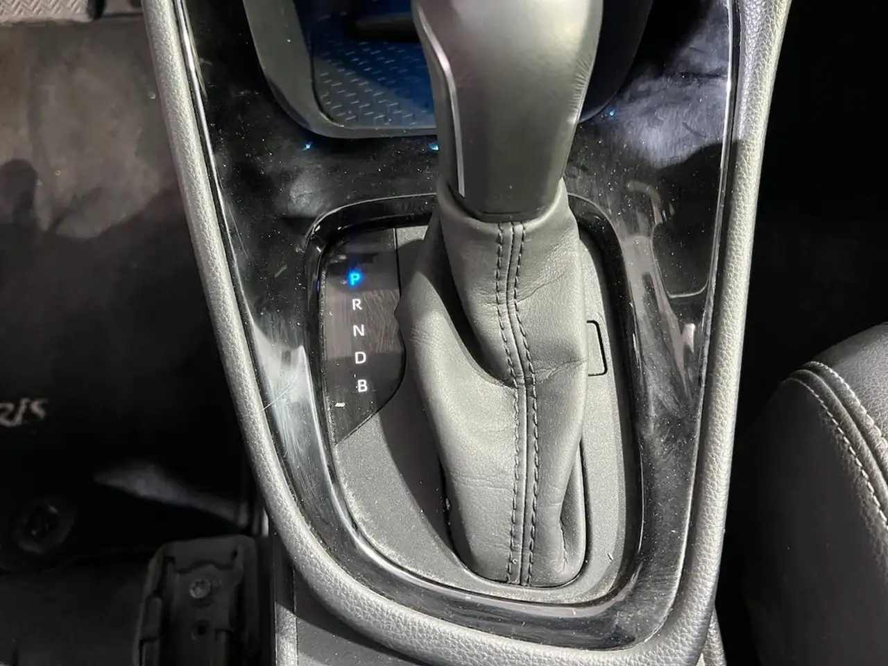 Toyota Yaris 120H 1.5 Active Plus — Galerie du véhicule 12