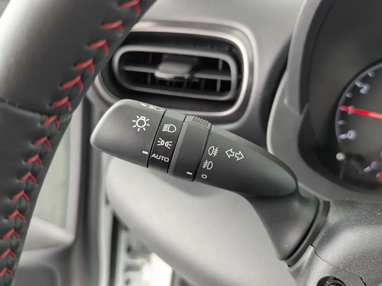 Toyota Yaris Yaris GR 1.6 Turbo (EURO 6d) LED+CARPLAY+SHZ+RFK — معرض صور السيارة 25