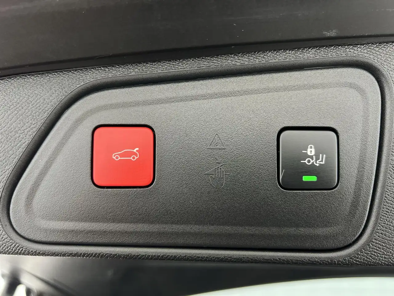 Peugeot 3008 GT 1.2*Pano*Nav*LED*uvm — معرض صور السيارة 19