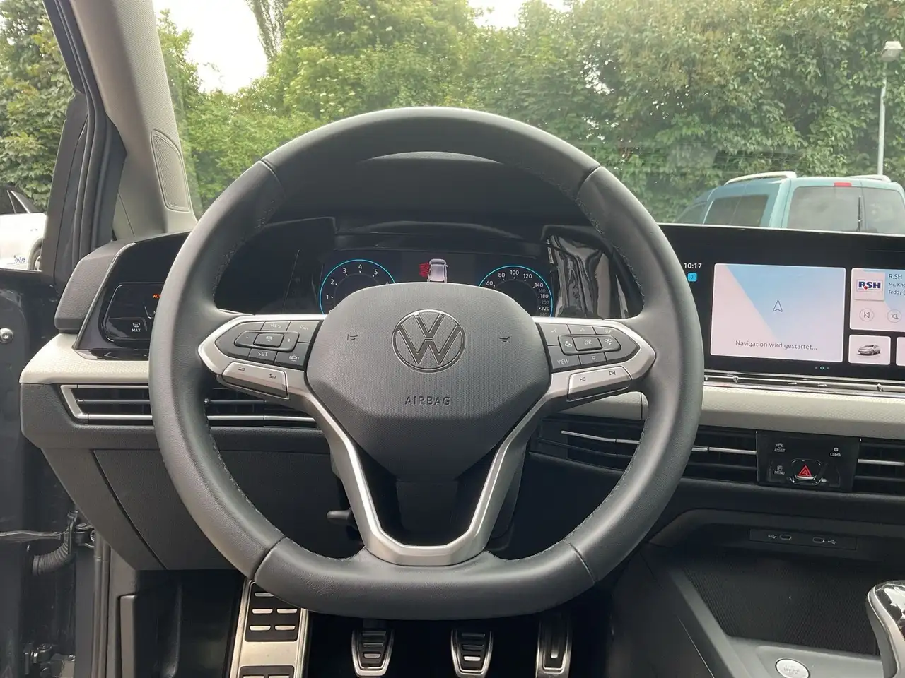 Volkswagen Golf VIII Life 1.0 TSI Move PDC LED Sitzhzg — Vehicle gallery 13