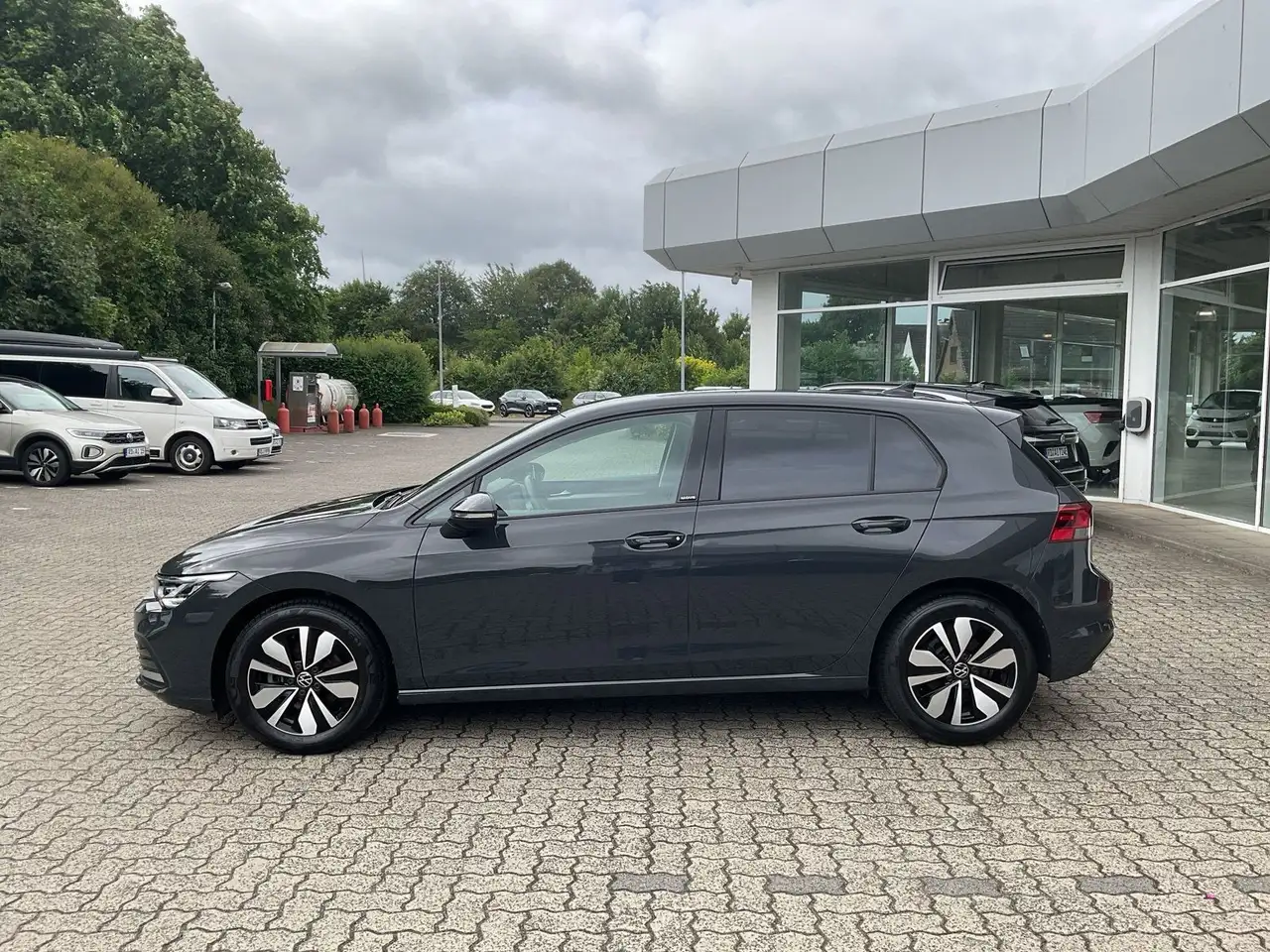 Volkswagen Golf VIII Life 1.0 TSI Move PDC LED Sitzhzg — Vehicle gallery 2