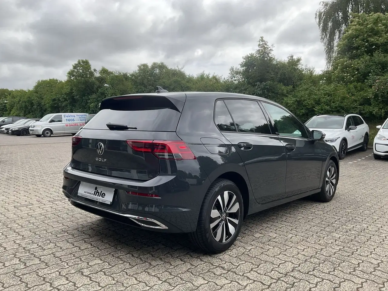 Volkswagen Golf VIII Life 1.0 TSI Move PDC LED Sitzhzg — Vehicle gallery 4