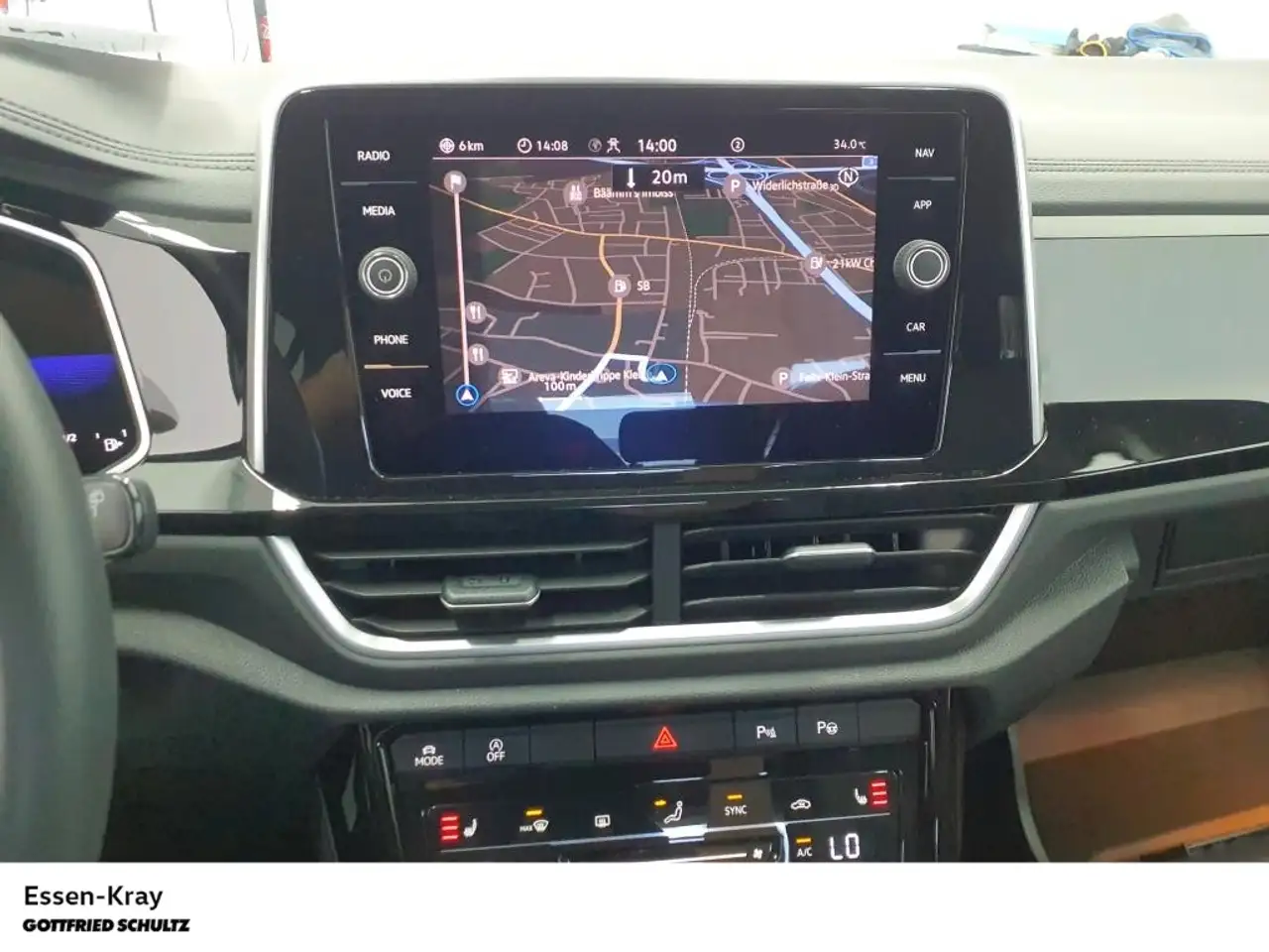 Volkswagen T-Roc R-Line 1.5 TSI DSG AHK Navi LED Parkpilot — Vehicle gallery 8