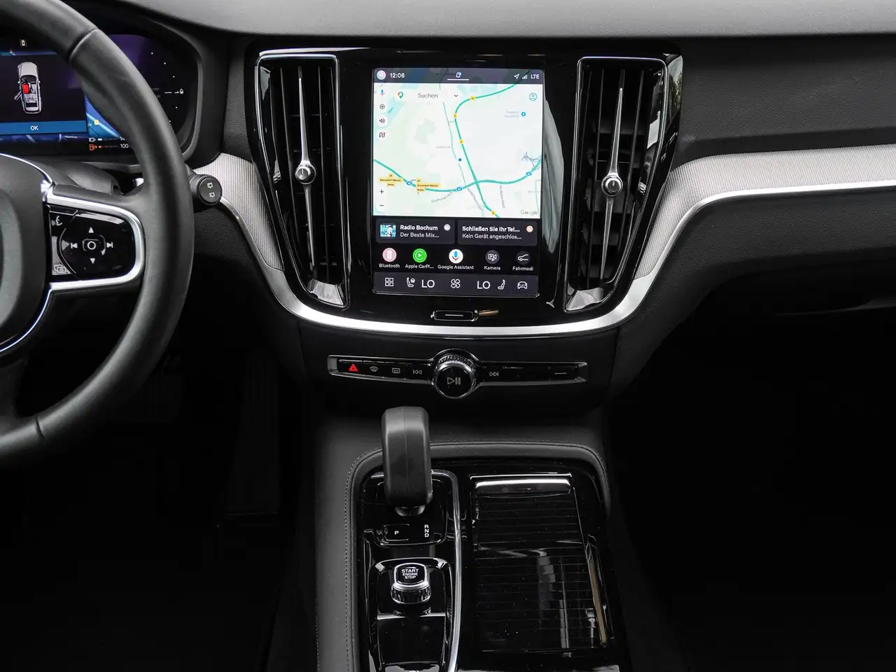 Volvo V60 T8 AWD Plus Dark Plug-in Hybrid STANDHZG 360° — معرض صور السيارة 12