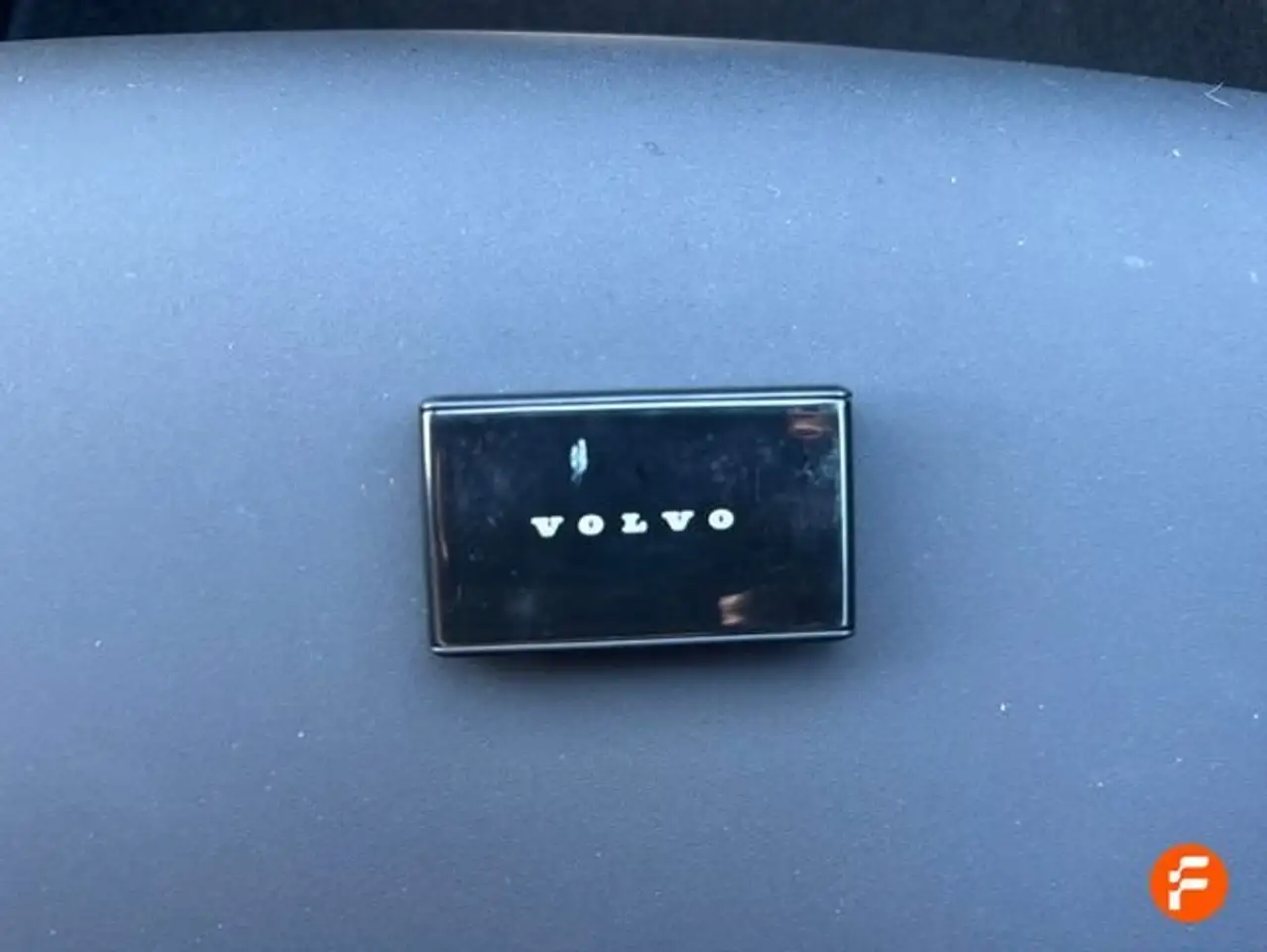 Volvo EX30 Single Extended Range Plus RWD — Galería del vehículo 18