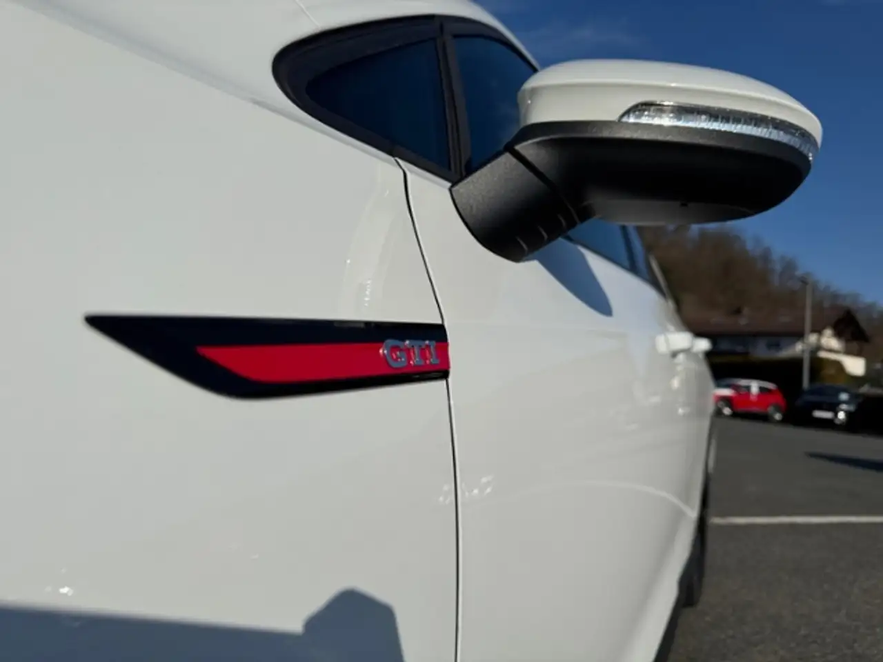 Volkswagen Golf VIII GTI 2.0 TSI DSG KLIMA LED ALU — معرض صور السيارة 17