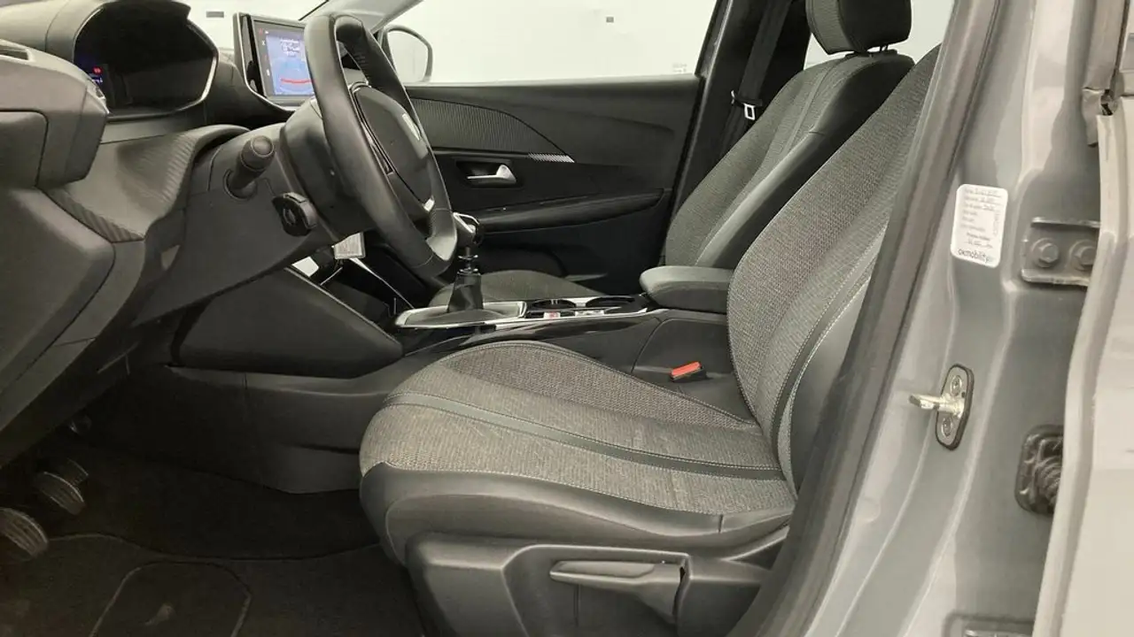 Peugeot 208 1.2 Puretech S&S Allure 100 — Galería del vehículo 13
