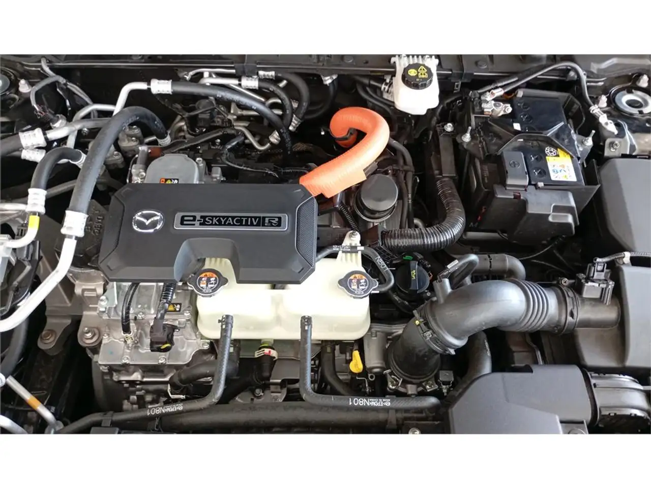 Mazda MX-30 e-SKYACTIV R-EV EDITION R SUNROOF — Vehicle gallery 18