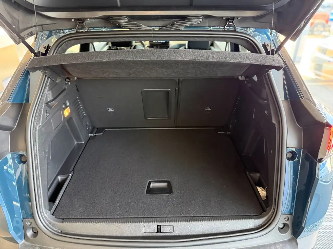 Peugeot 3008 1.2 PureTech 130 Allure Pack Kamera*Navi — Vehicle gallery 13