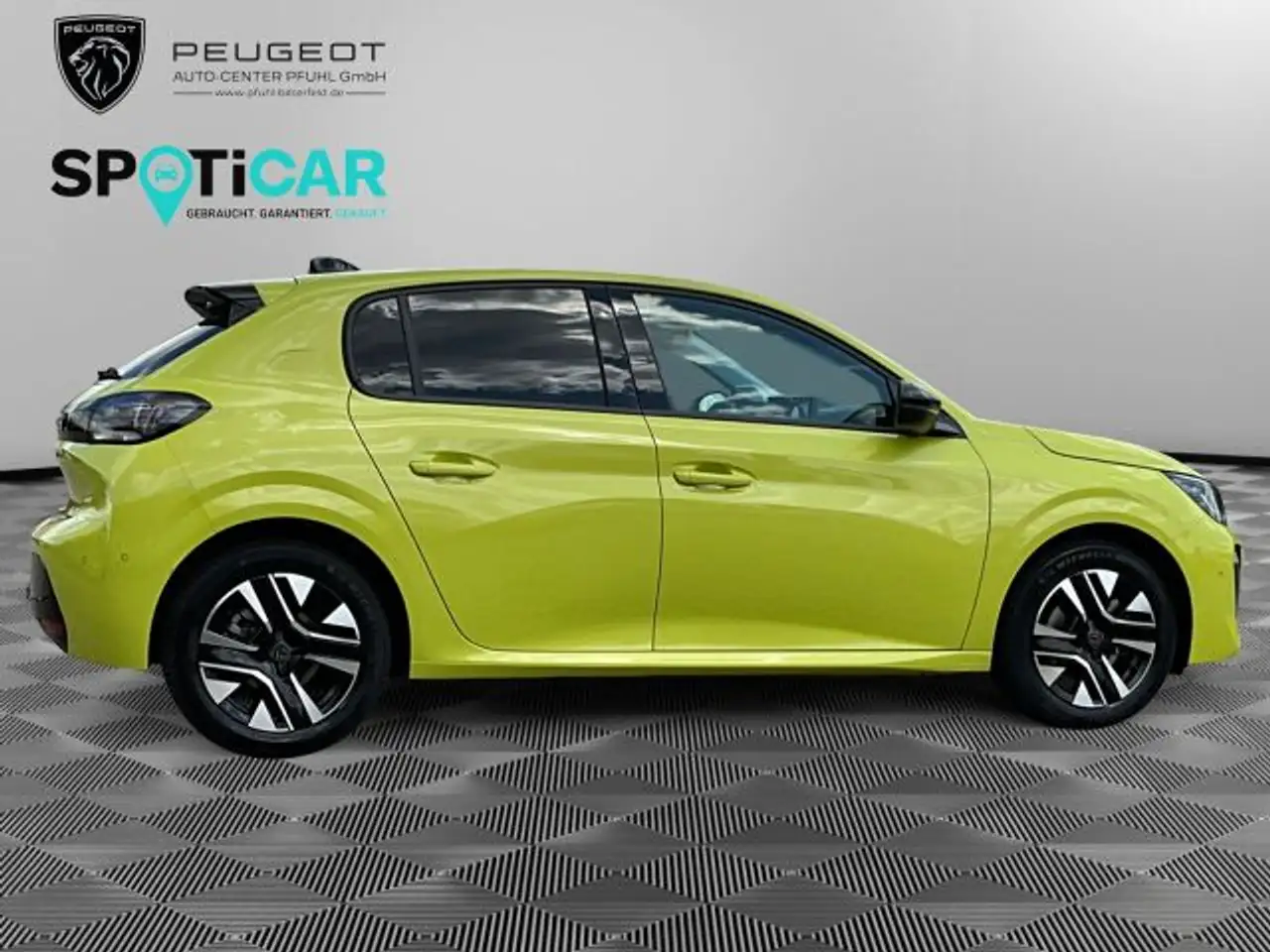 Peugeot 208 PureTech 100 Allure — Vehicle gallery 6