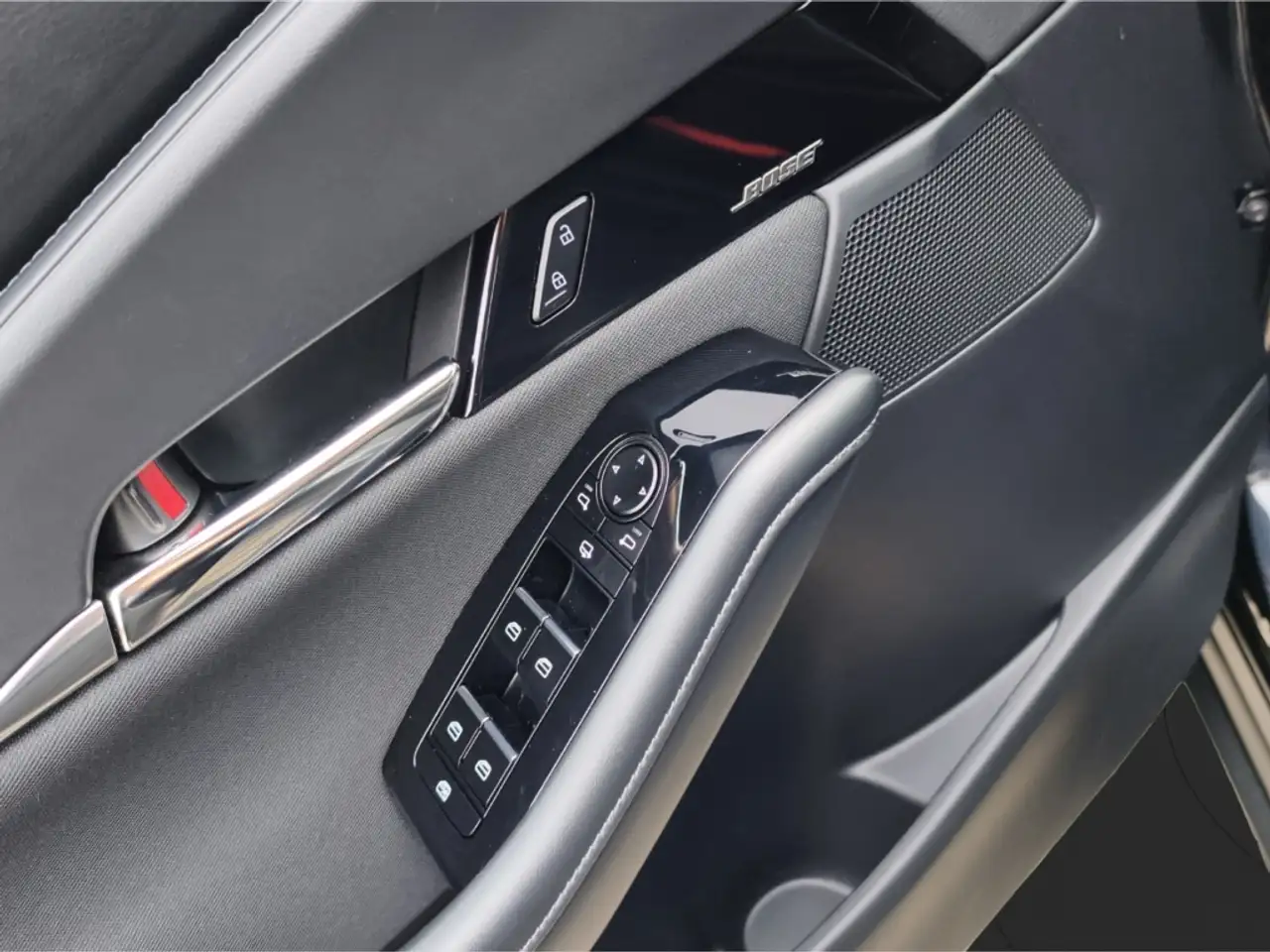 Mazda CX-30 EXCLUSIVE-LINE+KAMERA+CARPLAY+AHK+GJ-RÄDER — Galerie du véhicule 17
