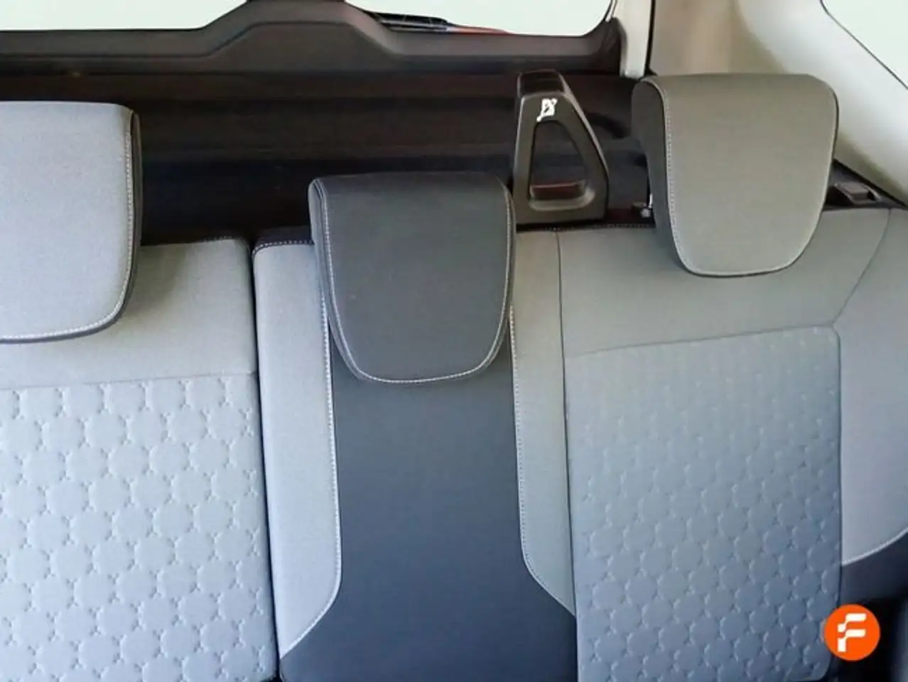 Ford Tourneo Courier 1.0 Ecoboost Titanium — Vehicle gallery 16