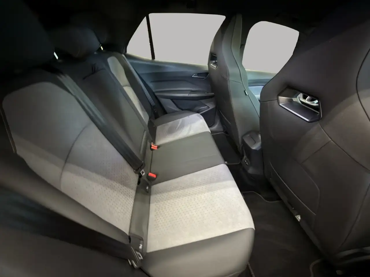 CUPRA Born Edition Dynamic Pilot-Paket M — معرض صور السيارة 18
