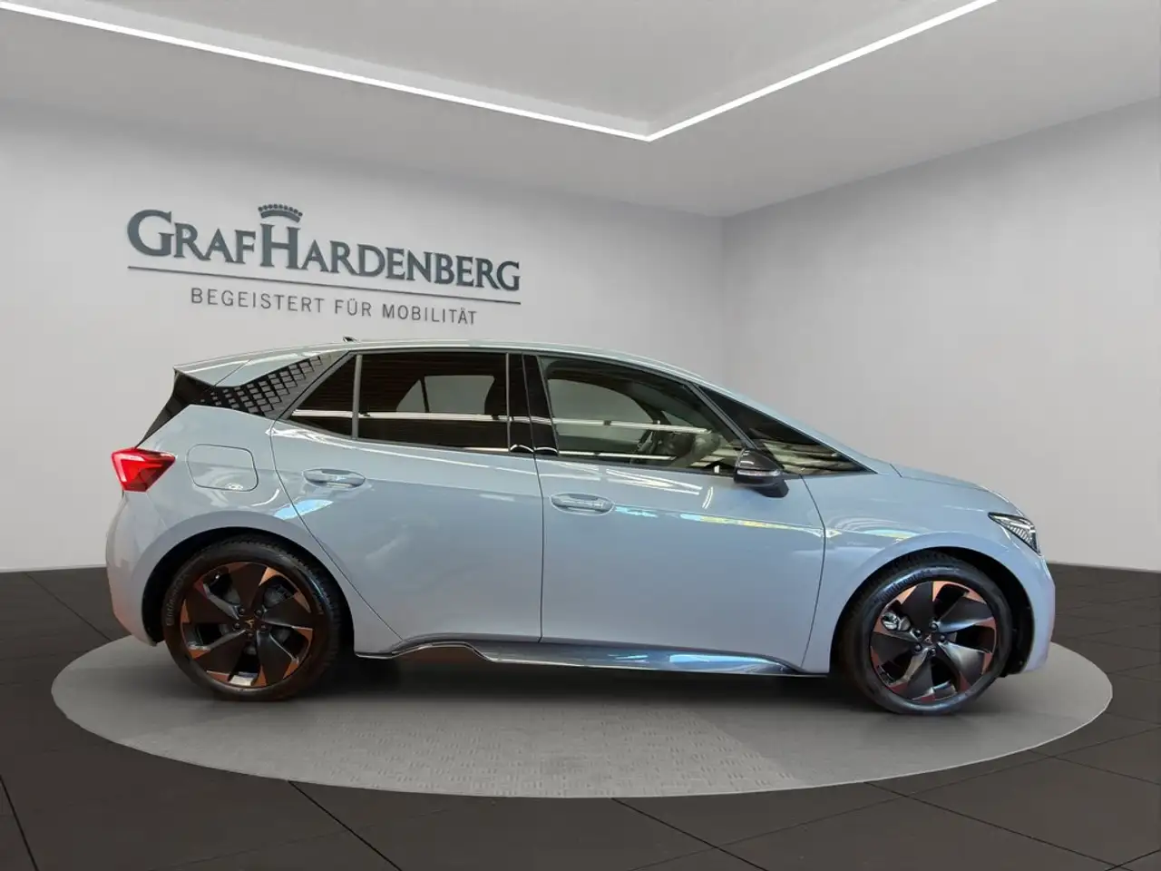 CUPRA Born Edition Dynamic Pilot-Paket M — معرض صور السيارة 7