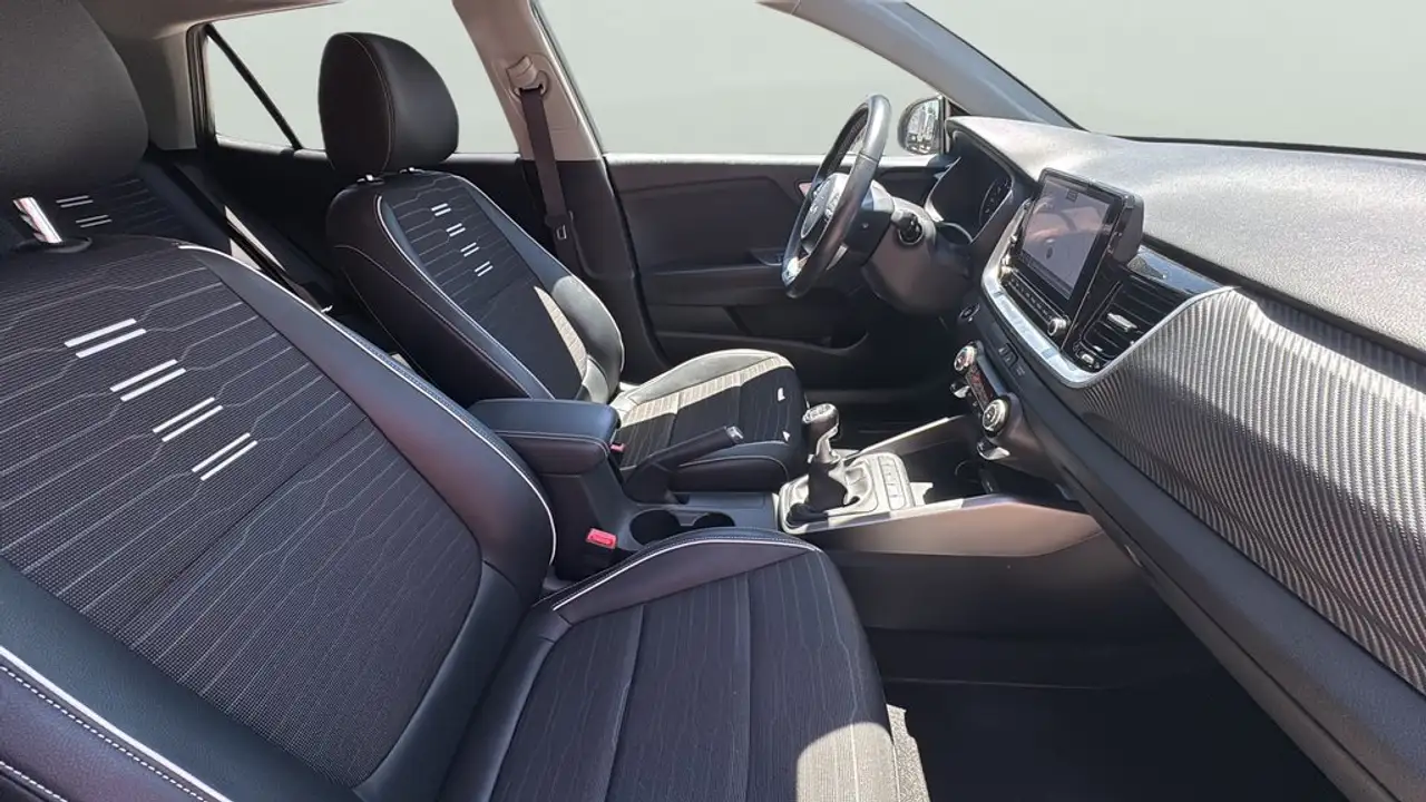 Kia Stonic 1.0 T-GDi MHEV DCT GT Line 120 — Galerie du véhicule 11