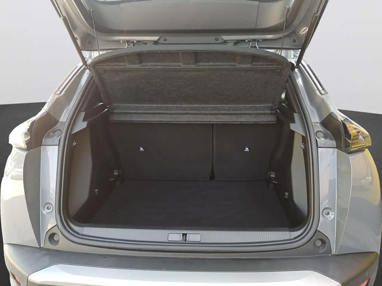 Peugeot 2008 Active NAVI LED SITZHZG ALLWETTER — Vehicle gallery 7