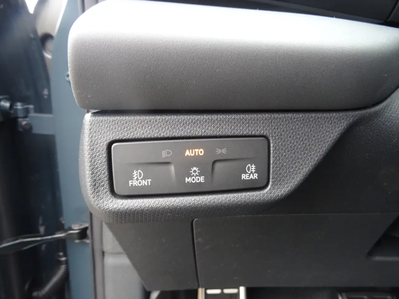 CUPRA Terramar Terramar 1.5 eTSI DSG 150PS AHK Navi ACC Head-up K — Galería del vehículo 13