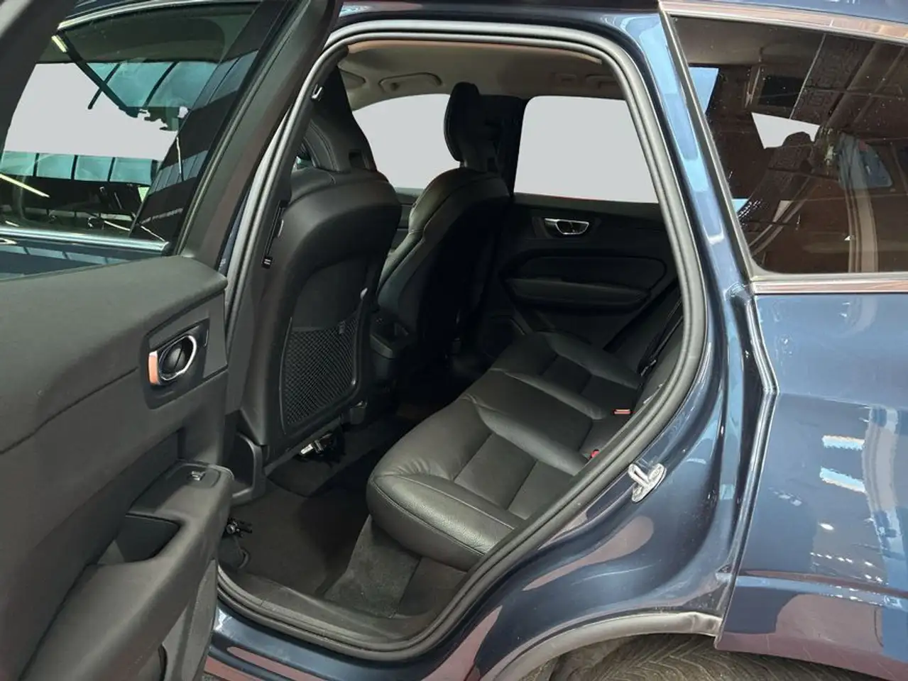 Volvo XC60 XC60 B5 B AWD Core — Galerie du véhicule 10