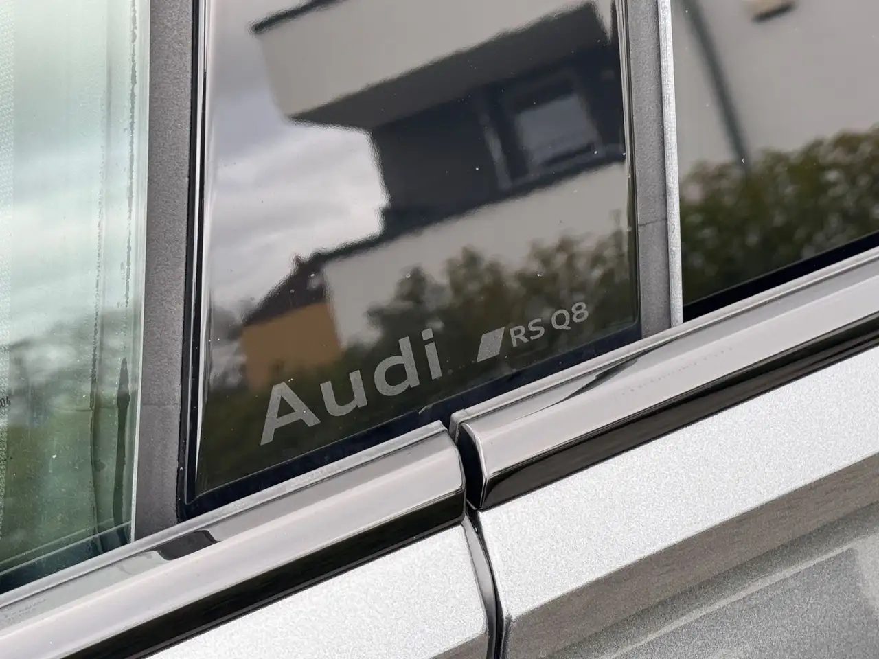 Audi RS Q8 4.0 TFSI quattro *MY25, Pano, 23", Massage* — معرض صور السيارة 25