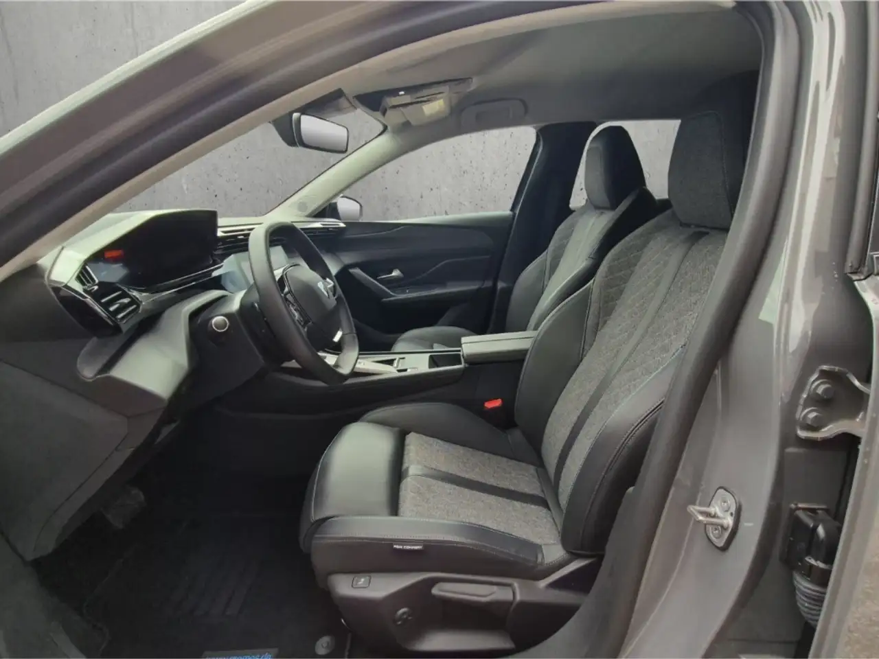 Peugeot 408 Allure PureTech 130 EAT8 Navi Memory Sitze 360 Kam — معرض صور السيارة 9