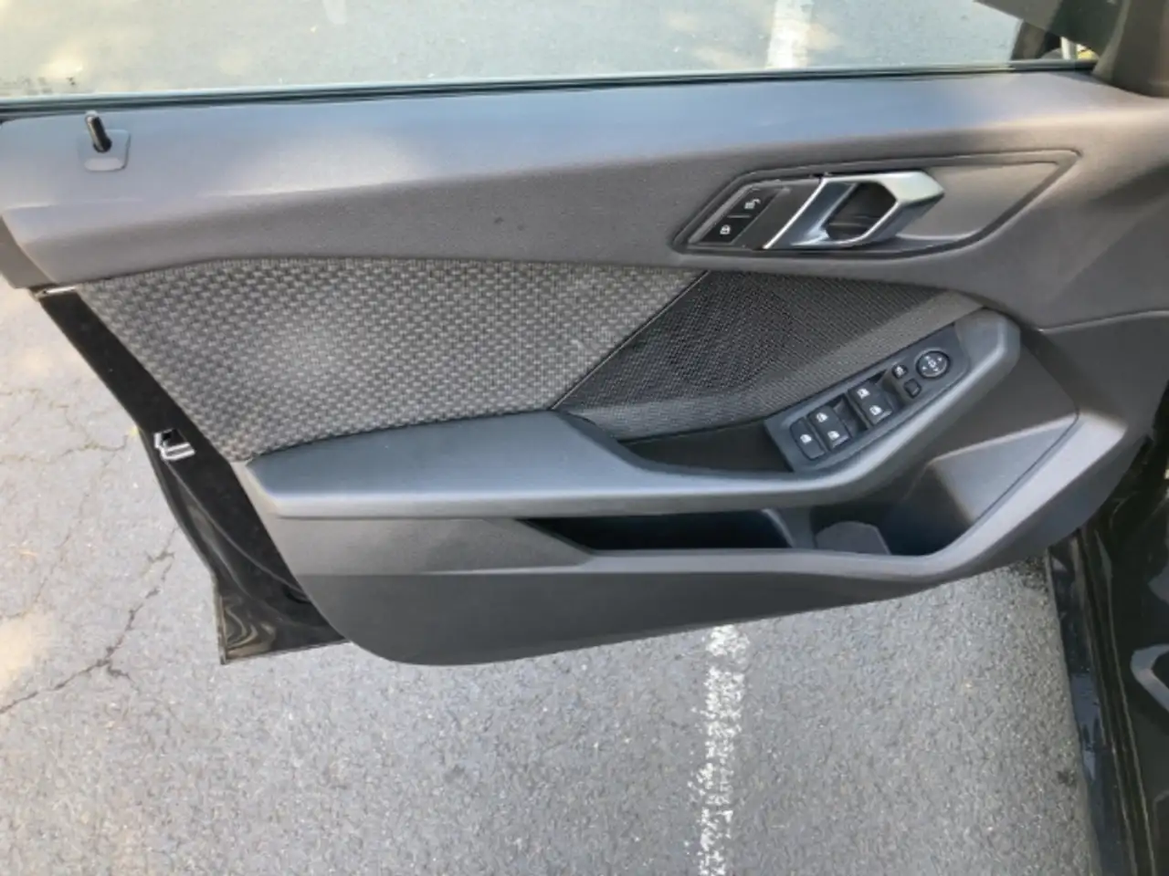 BMW 116 i 5-Türer Navi SHZ ParkAssist DigitalCockpit LED 2 — Galería del vehículo 12