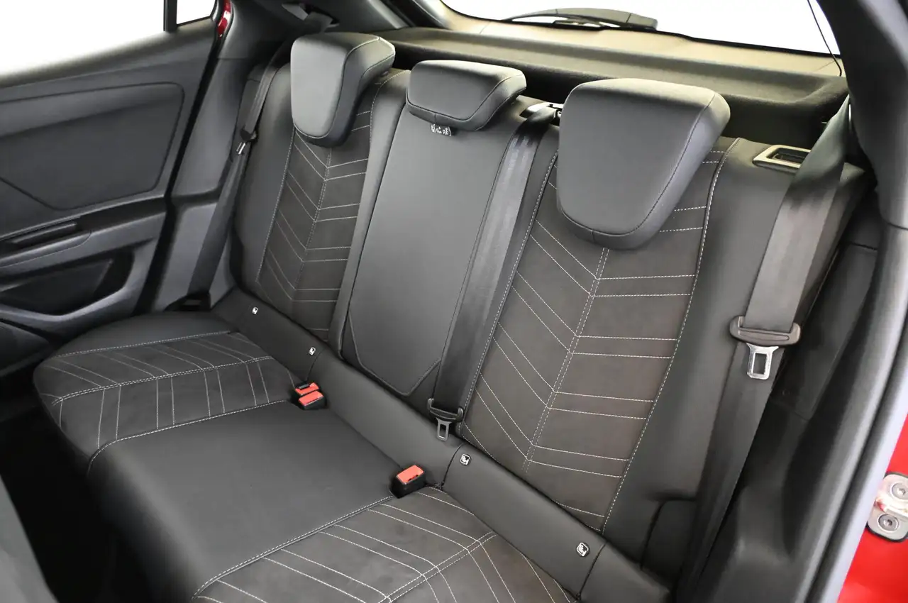 Opel Mokka 1.2 136 Ultimate LED/ACC/Black-Pack/18 — Galería del vehículo 25