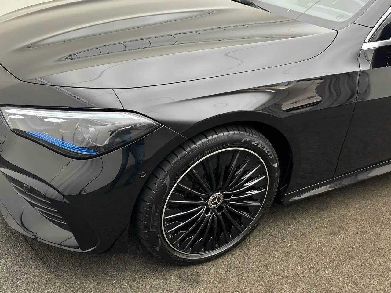 Mercedes-Benz CLE 300 4M AMG Premium Digital-L. Distronic 360° — Vehicle gallery 7
