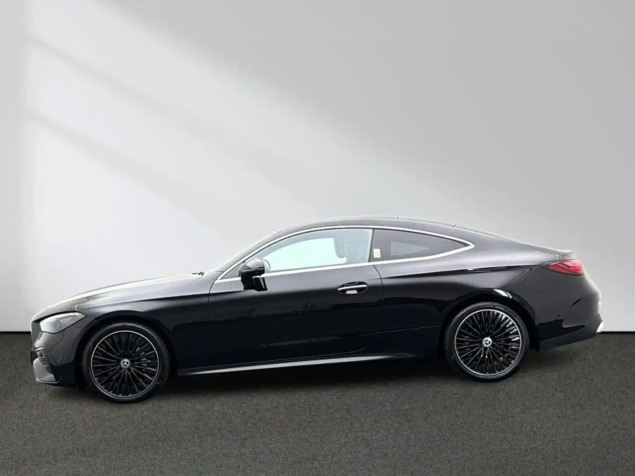 Mercedes-Benz CLE 300 4M AMG Premium Digital-L. Distronic 360° — Vehicle gallery 3