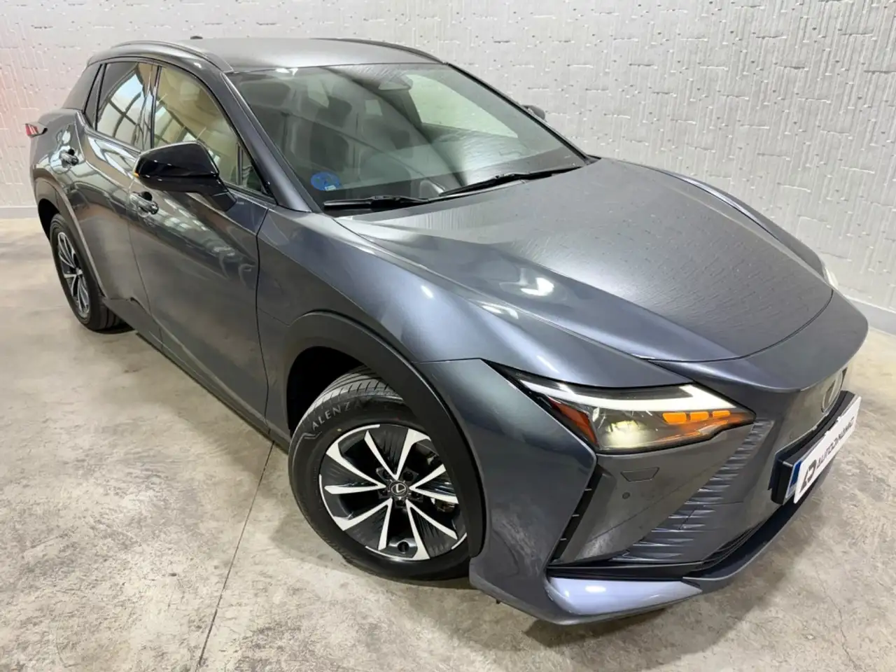 Lexus RZ 450e Executive — معرض صور السيارة 2