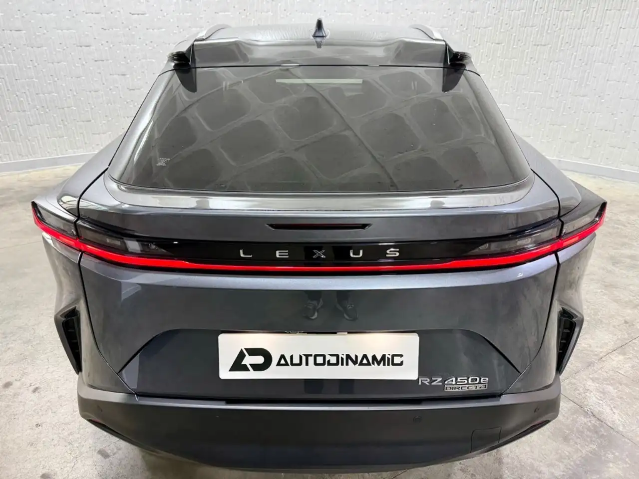 Lexus RZ 450e Executive — معرض صور السيارة 25