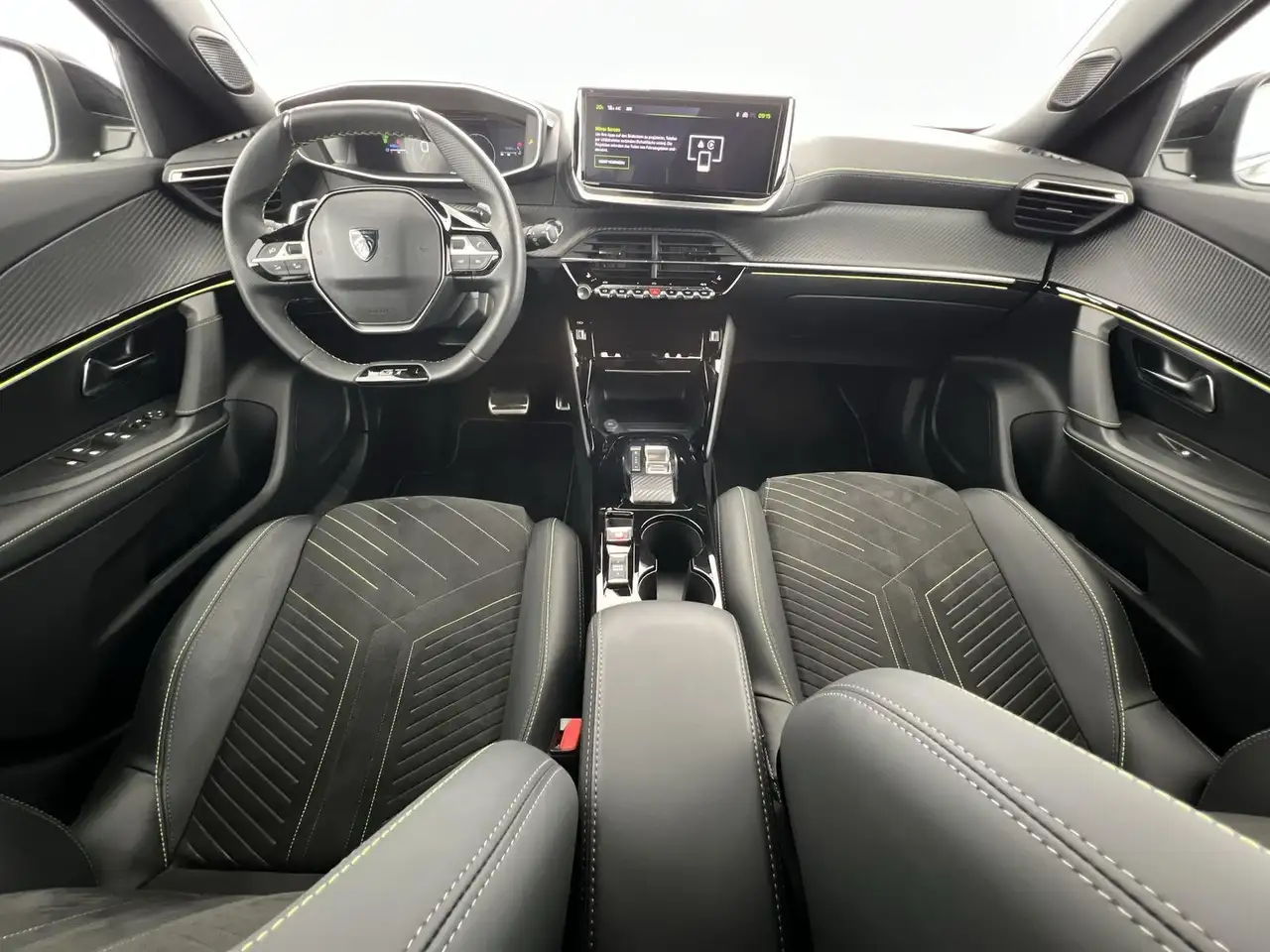 Peugeot 2008 GT 1.2 *NAVI*RFK*ACC*uvm — معرض صور السيارة 6