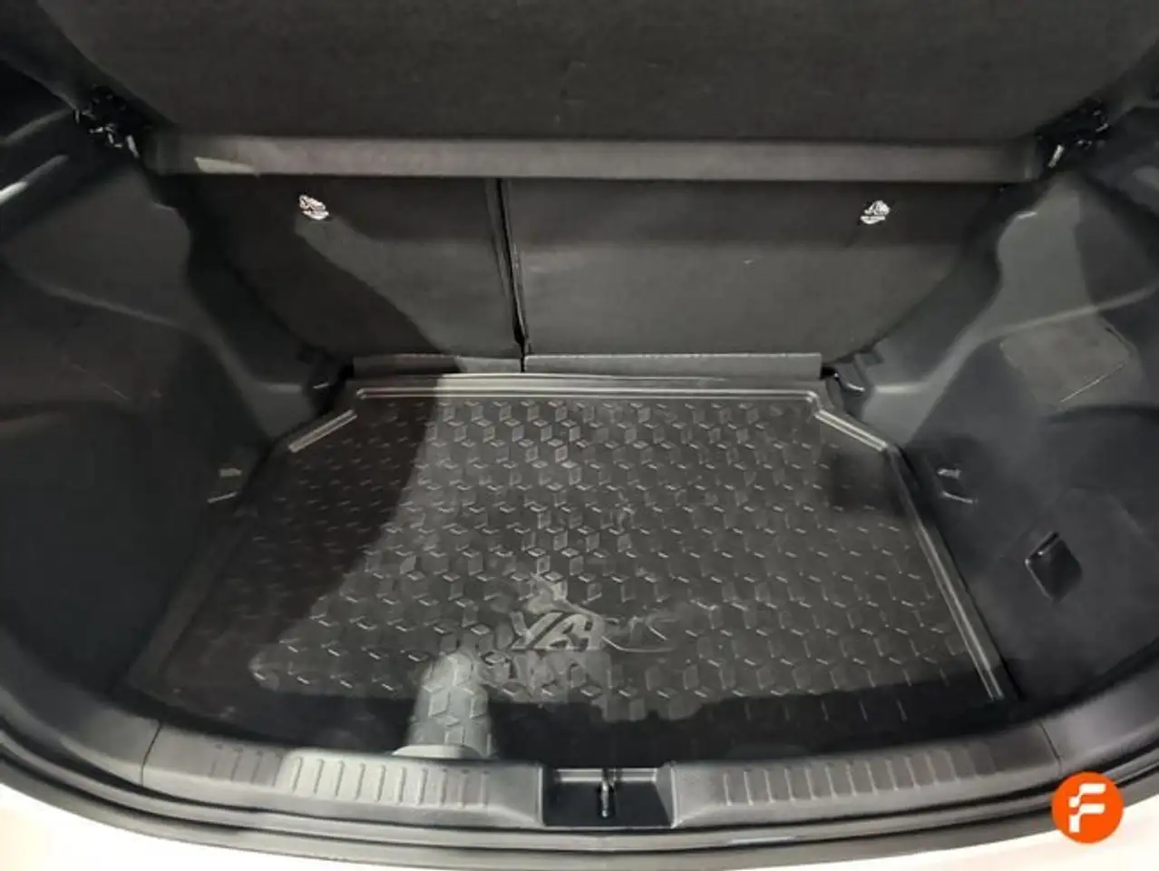 Toyota Yaris 120H 1.5 Active Plus — Galerie du véhicule 27
