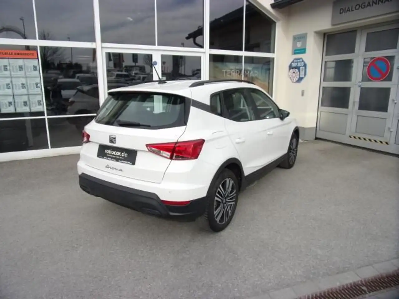 SEAT Arona ARONA STYLE EDITION 1.0 TSI SITZHEIZ. EINPARKH. — معرض صور السيارة 2