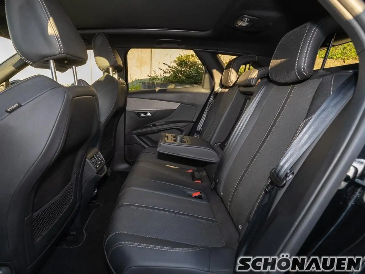 Peugeot 3008 PureTech 130 GT +SHZ+RFK+PANO+elHKKL+ — معرض صور السيارة 12