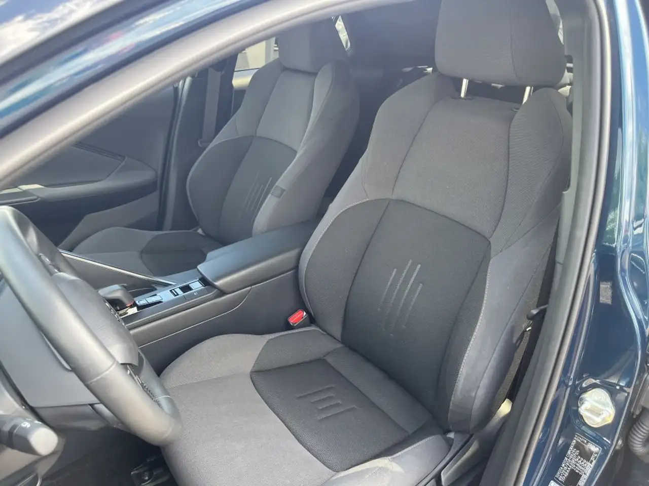 Toyota C-HR 2.0 Hybrid Team Deutschland — Galerie du véhicule 13