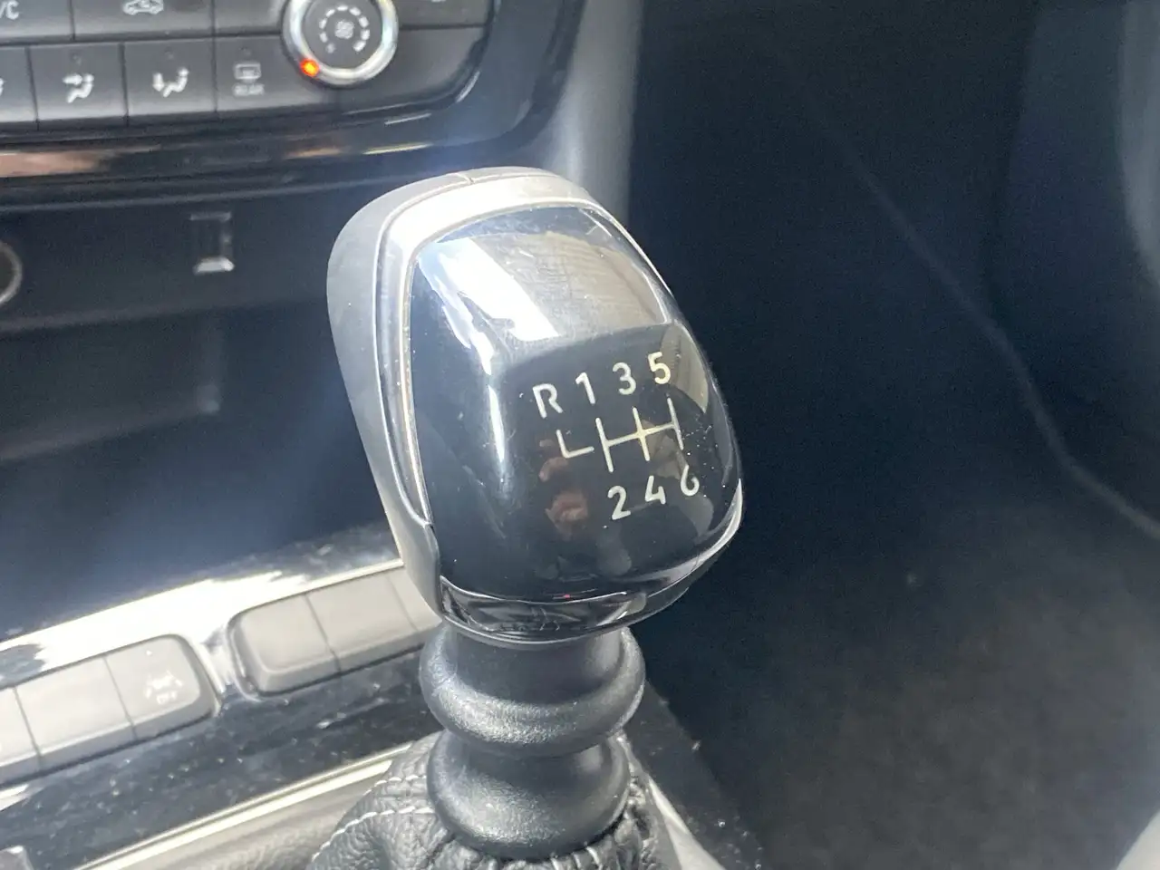 Opel Mokka 1.2 Elegance LED+WinterPaket+Kamera — Galería del vehículo 12