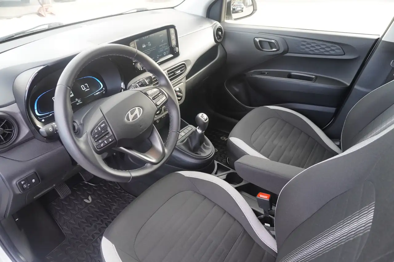 Hyundai i10 1.0 Select Virtual Cockpit Android Apple — Galerie du véhicule 11