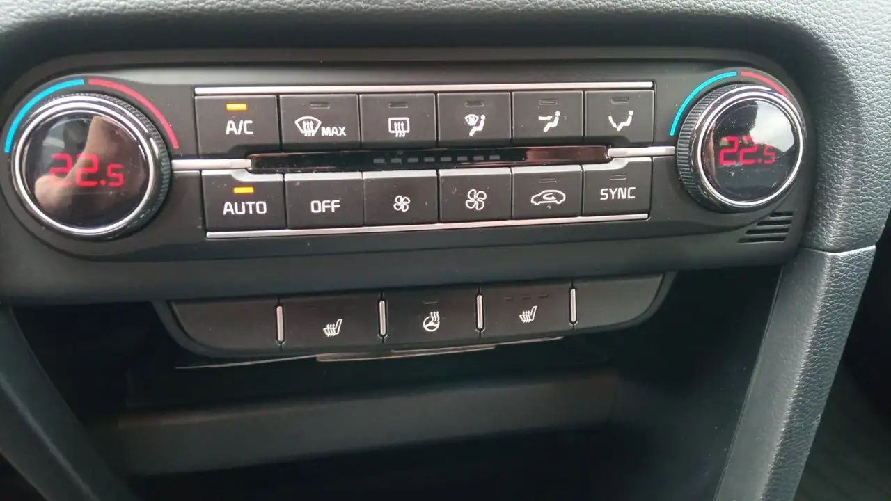 Kia Ceed SW / cee'd SW CEED SPORTSWAGON 1.5 T-GDI GTL NAVI — معرض صور السيارة 8