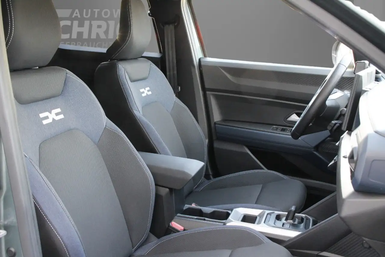 Dacia Duster Journey hybrid 140 — معرض صور السيارة 14