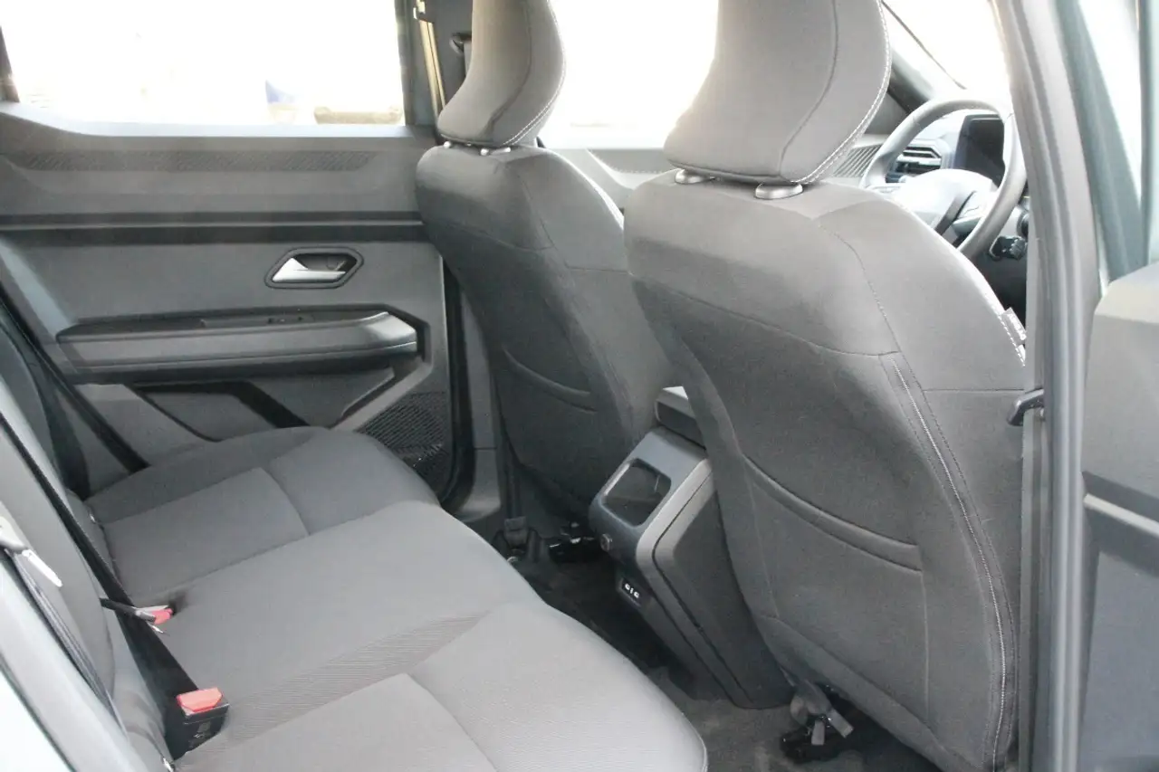 Dacia Duster Journey hybrid 140 — معرض صور السيارة 15