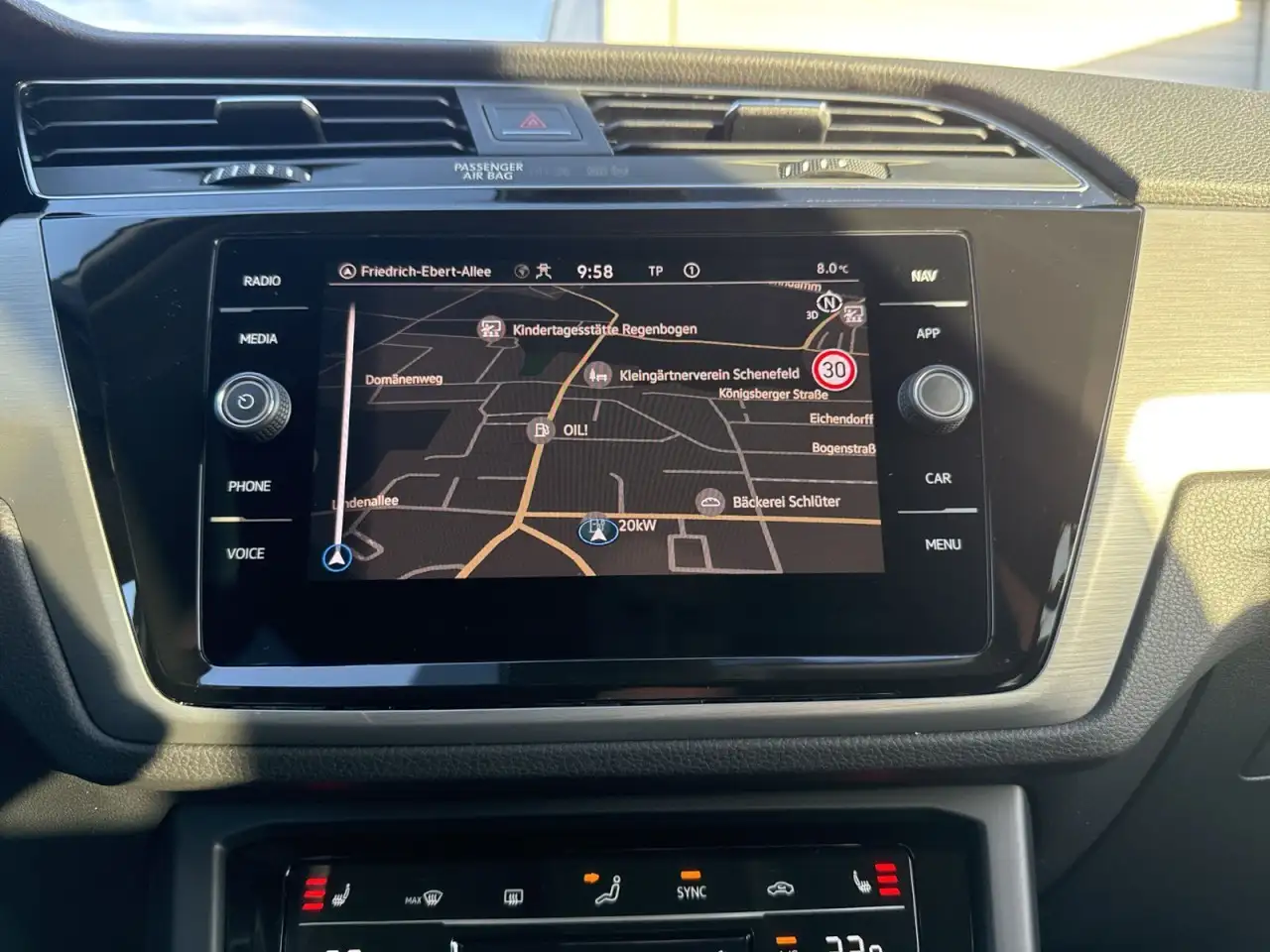 Volkswagen Touran Comfortline 1.5 TSI DSG ACC KAM NAVI Klima Navi — Vehicle gallery 19