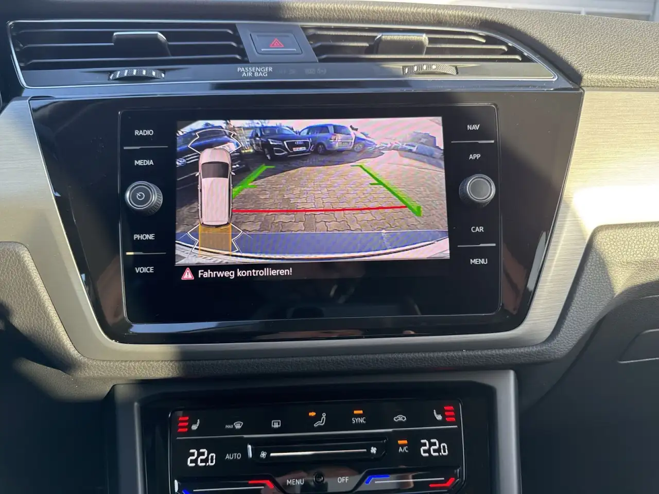 Volkswagen Touran Comfortline 1.5 TSI DSG ACC KAM NAVI Klima Navi — Vehicle gallery 10