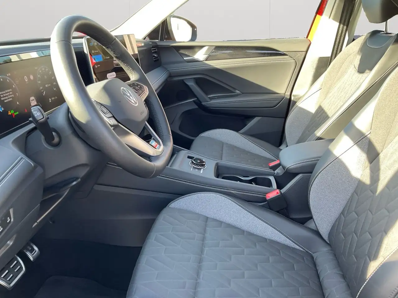 Volkswagen Tiguan 1.5 eTSI DSG Goal LED/PDC/ACC — Galería del vehículo 9